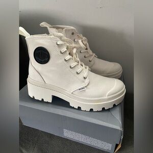Palladium | Women’s 7.5 | Off-White | Chunky | Heeled | Canvas | Lace Up | New